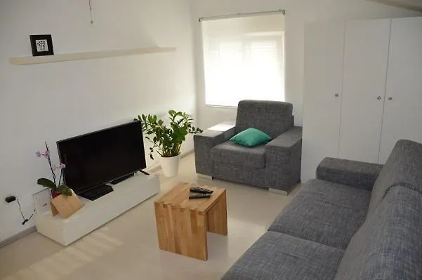 Tiro Apartment Pula