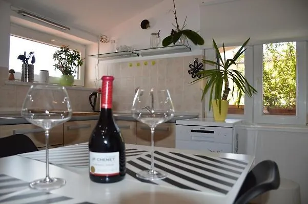 Tiro Apartment Pula